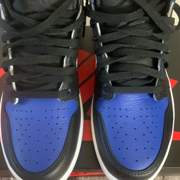 Jordan 1 OG high royal toe/ royal 2.0 ❗️VNDS ❗️ Negotiable!!!!! - Picture 7 of 12